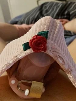 https-::twitter.com:AlyssaRivers99