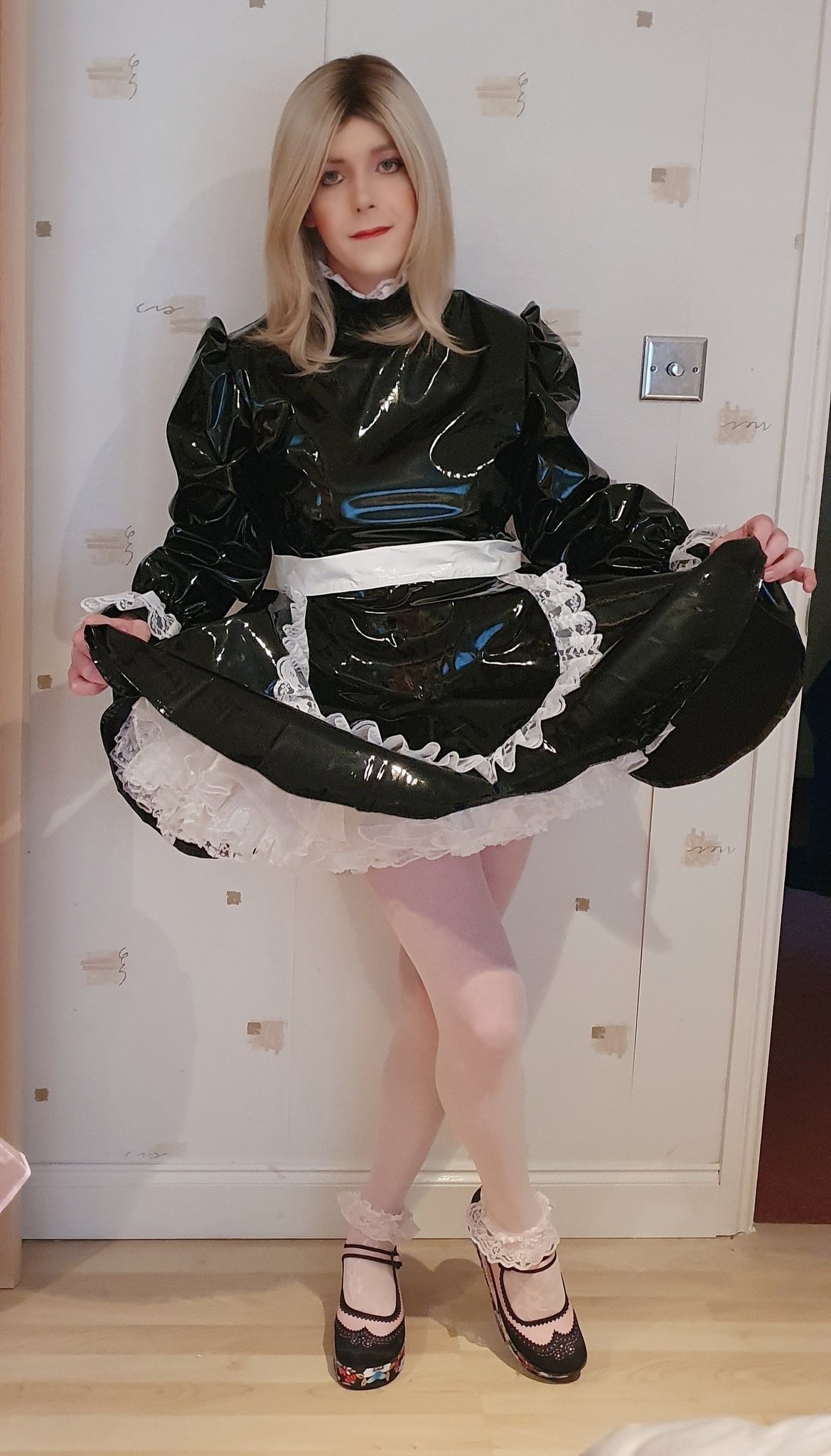 https-::twitter.com:Sissy_Karen